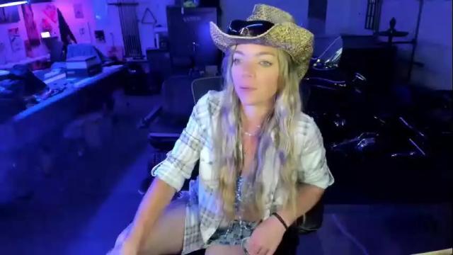 Image 3 of mindymars Stream on Chaturbate on 1 month ago