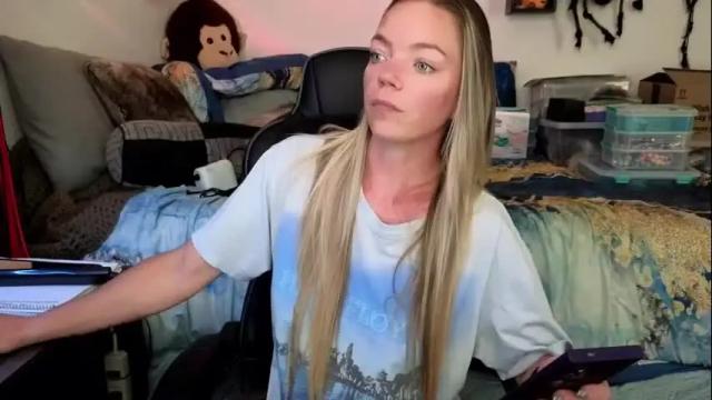 Image 8 of mindymars Stream on Chaturbate on 1 month ago
