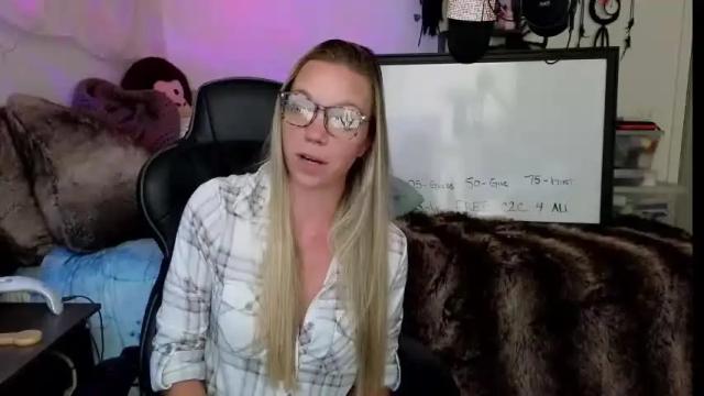 Image 2 of mindymars Stream on Chaturbate on 1 month ago