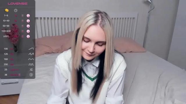 Image 12 of mine_secrtsxxx Stream on Chaturbate on 19 months ago
