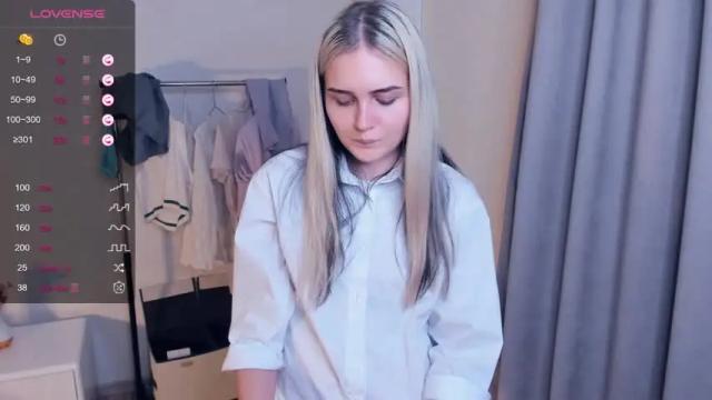 Image 11 of mine_secrtsxxx Stream on Chaturbate on 19 months ago