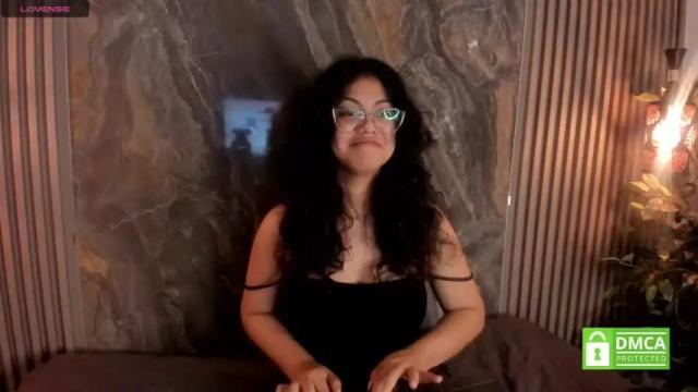 Image 3 of minerva_dimou Stream on Chaturbate on 16 months ago