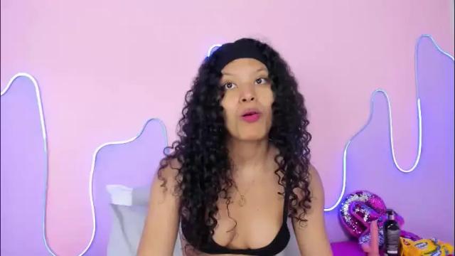 Image 3 of mingie_rouse Stream on Chaturbate on 2 days ago