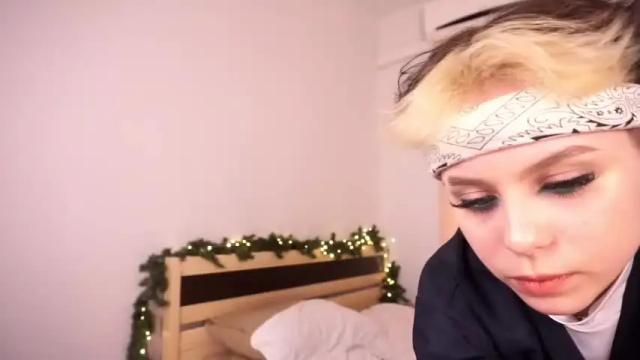Image 12 of mini_cruella Stream on Chaturbate on 15 months ago