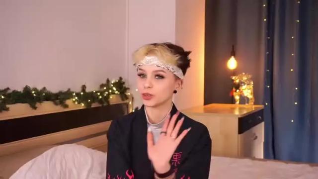 Image 7 of mini_cruella Stream on Chaturbate on 15 months ago