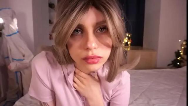 Image 2 of mini_cruella Stream on Chaturbate on 15 months ago