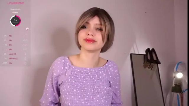 Image 2 of mini_cruella Stream on Chaturbate on 14 months ago