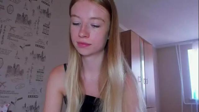 Image 2 of minidiva_ Stream on Chaturbate on 6 months ago