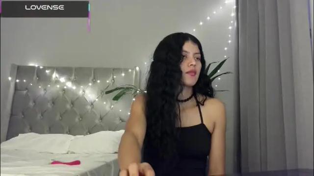 Image 3 of minikunis Stream on Chaturbate on 1 month ago