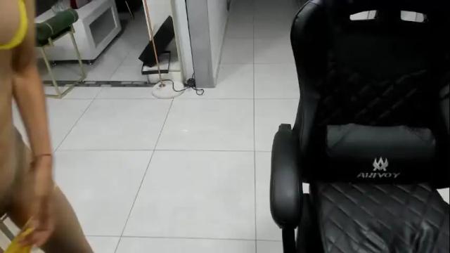 Image 4 of minilolyi Stream on Chaturbate on 22 days ago