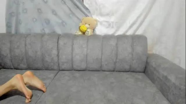 Image 4 of minilolyi Stream on Chaturbate on 5 days ago