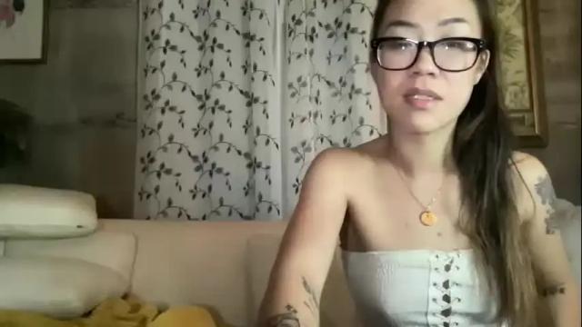 Image 12 of minniescarlet Stream on Chaturbate on 15 months ago