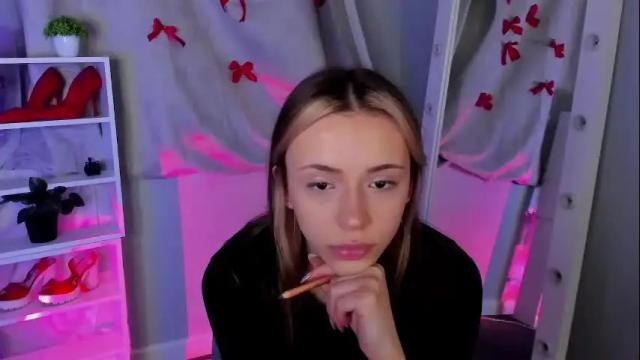 Image 10 of mipsymipson Stream on Chaturbate on 1 month ago