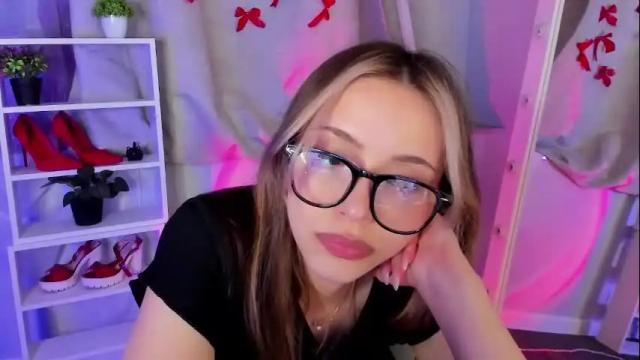 Image 3 of mipsymipson Stream on Chaturbate on 1 month ago