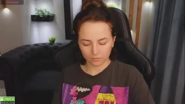 Image 2 of mira_mermayd Stream on Chaturbate on 1 month ago