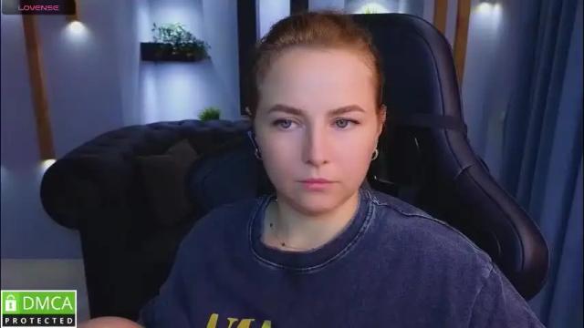 Image 2 of mira_mermayd Stream on Chaturbate on 3 months ago