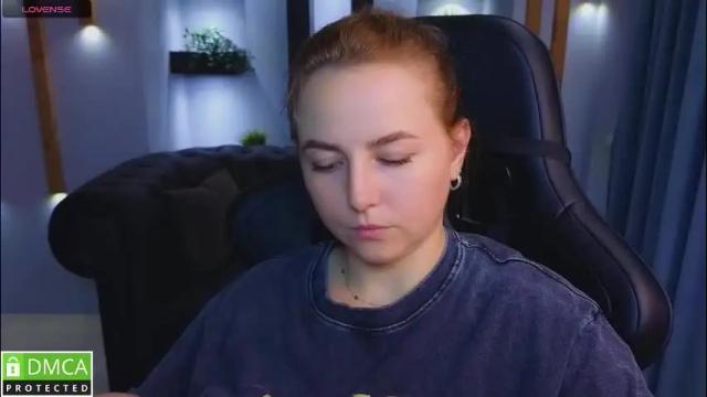 Image 3 of mira_mermayd Stream on Chaturbate on 3 months ago