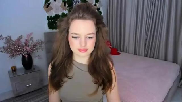Image 10 of miraclecurly Stream on Chaturbate on 2 months ago