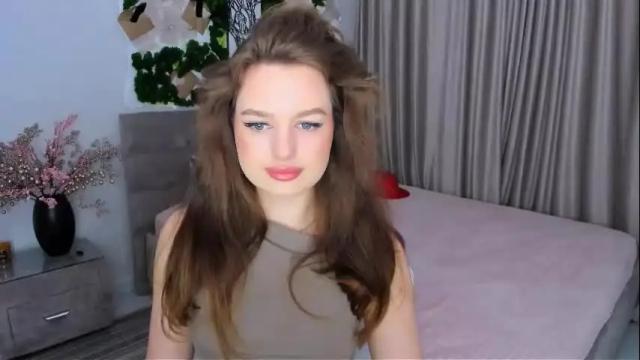 Image 3 of miraclecurly Stream on Chaturbate on 2 months ago