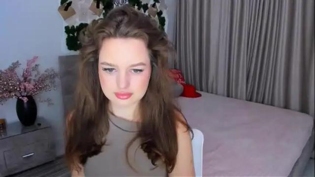 Image 4 of miraclecurly Stream on Chaturbate on 2 months ago