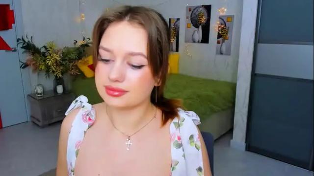 Image 4 of miraclecurly Stream on Chaturbate on 2 months ago
