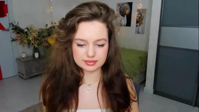 Image 12 of miraclecurly Stream on Chaturbate on 2 months ago