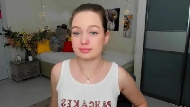 Image 8 of miraclecurly Stream on Chaturbate on 2 months ago