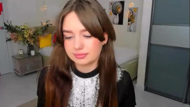 Image 7 of miraclecurly Stream on Chaturbate on 1 month ago