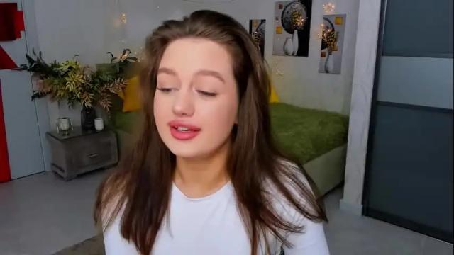 Image 10 of miraclecurly Stream on Chaturbate on 1 month ago