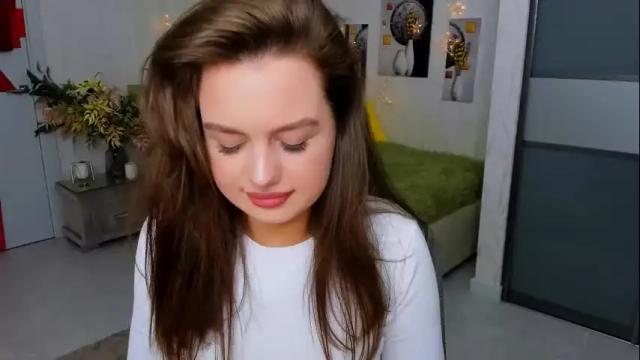 Image 11 of miraclecurly Stream on Chaturbate on 1 month ago