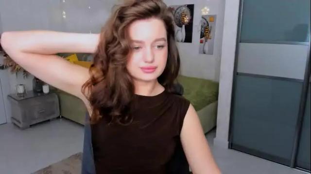 Image 12 of miraclecurly Stream on Chaturbate on 1 month ago