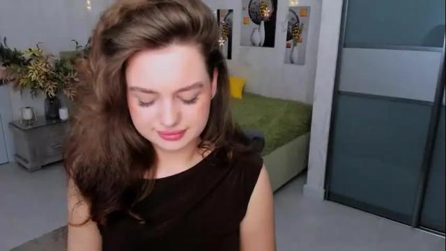 Image 3 of miraclecurly Stream on Chaturbate on 1 month ago