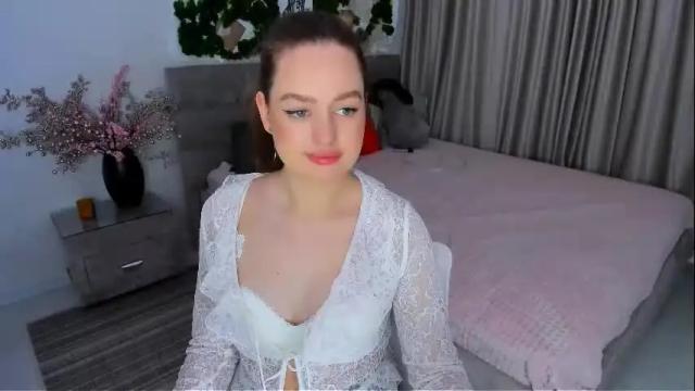 Image 8 of miraclecurly Stream on Chaturbate on 1 month ago