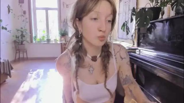 Image 3 of miranda2_0 Stream on Chaturbate on 1 month ago