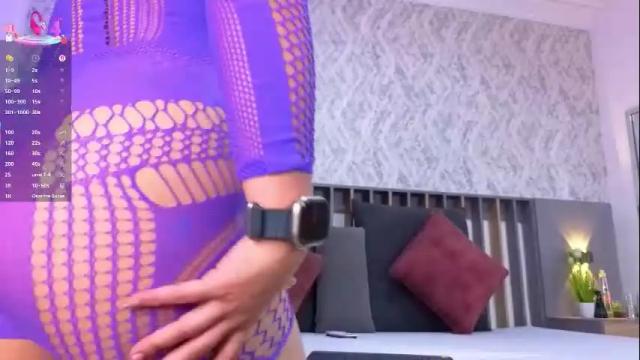 Image 3 of miranda_blair Stream on Chaturbate on 18 days ago