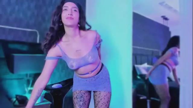 Image 3 of miranda_bonnet Stream on Chaturbate on 5 months ago