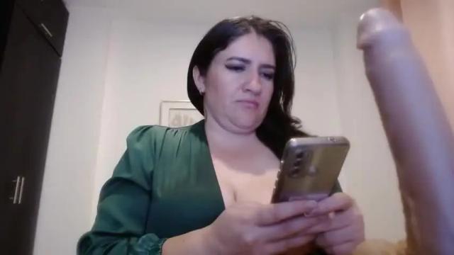 Image 4 of miranda_lovers_ Stream on Chaturbate on 15 months ago