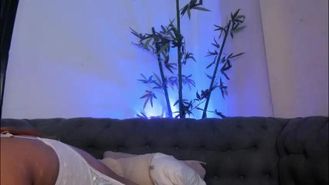 Image 12 of miranda_villa Stream on Chaturbate on 21 days ago