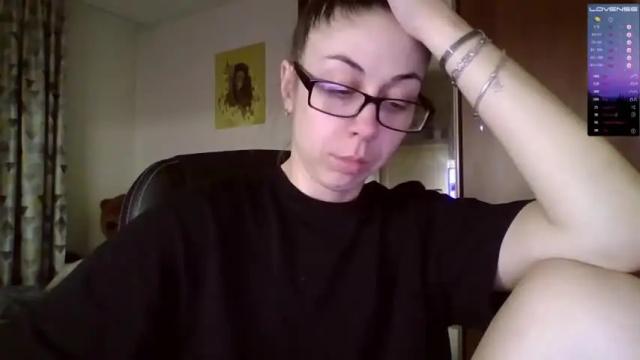 Image 3 of miranda_wish Stream on Chaturbate on 12 months ago