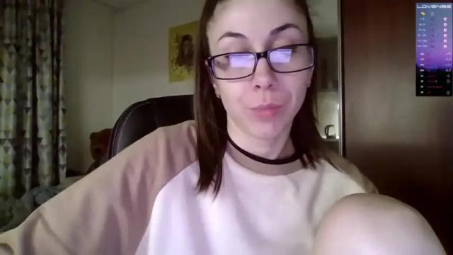 Image 3 of miranda_wish Stream on Chaturbate on 12 months ago