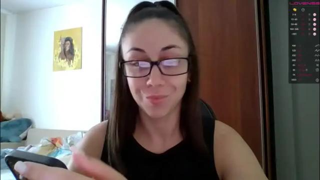 Image 3 of miranda_wish Stream on Chaturbate on 4 months ago