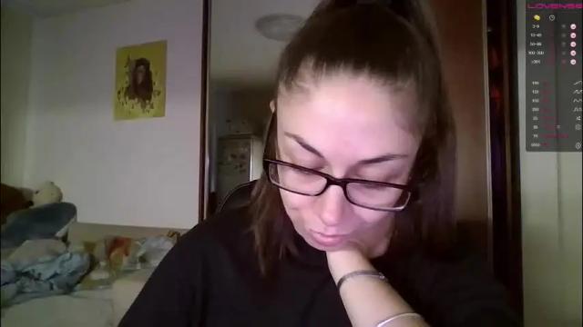 Image 2 of miranda_wish Stream on Chaturbate on 4 months ago