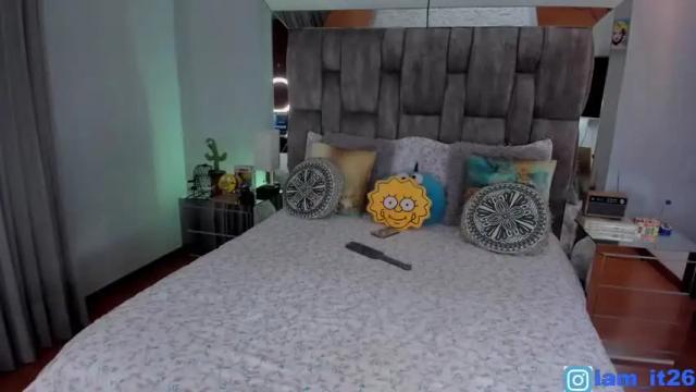 Image 2 of mirandacollins_ Stream on Chaturbate on 14 months ago