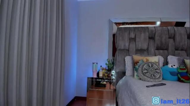 Image 3 of mirandacollins_ Stream on Chaturbate on 1 month ago