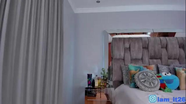 Image 8 of mirandacollins_ Stream on Chaturbate on 21 days ago