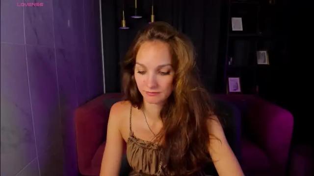 Image 4 of mirandaglow Stream on Chaturbate on 3 months ago