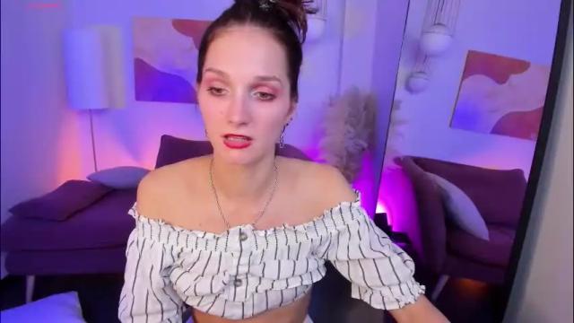 Image 4 of mirandaglow Stream on Chaturbate on 2 months ago