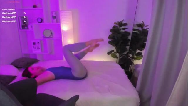 Image 4 of mirandaglow Stream on Chaturbate on 1 month ago