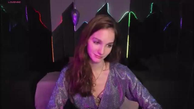 Image 3 of mirandaglow Stream on Chaturbate on 27 days ago