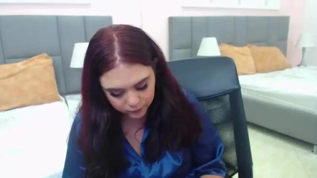Image 4 of mirandah_velez Stream on Chaturbate on 15 months ago